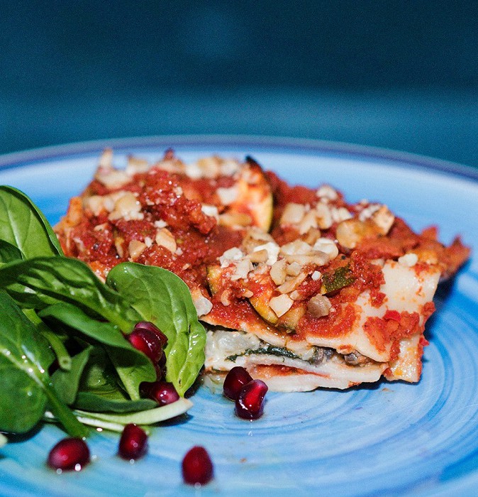 Tveggja sósu vegan-lasagna